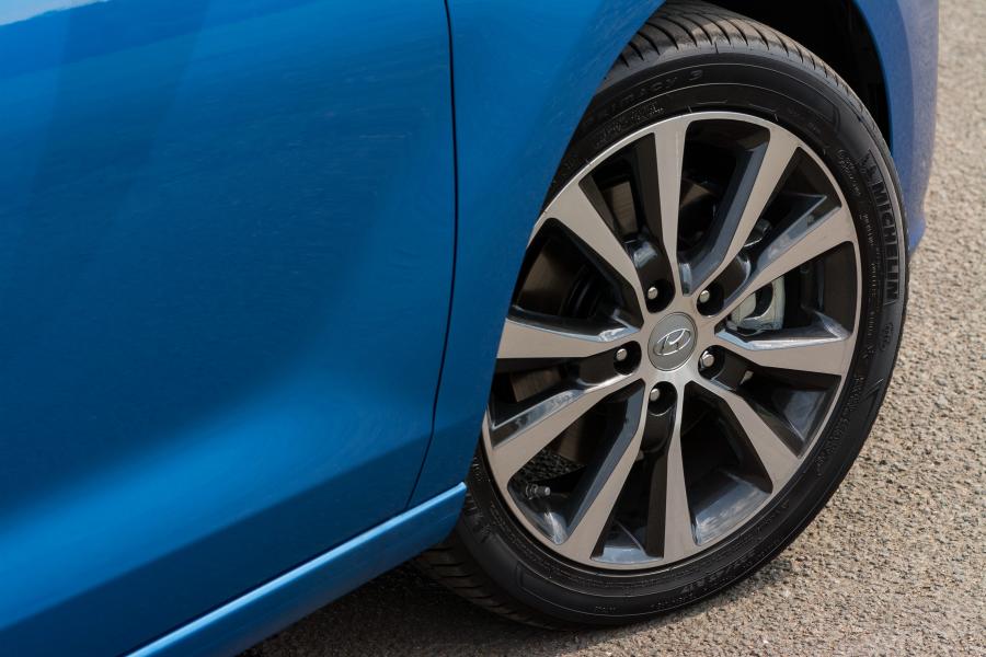 Детали экстерьера Hyundai i30 Tourer 2017 года  (UK) (фото 16 из 36)